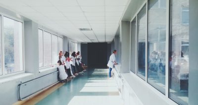 Help zelforganiserende teams in de zorg groeien